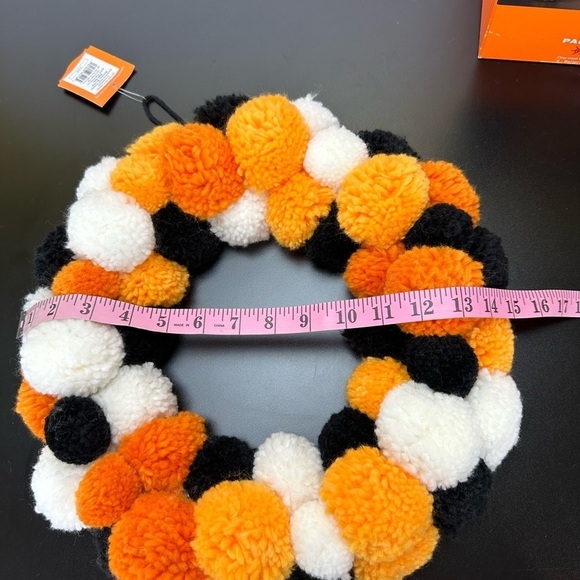 Hyde & EEK 6 LED Pumpkin Paper Lanterns Halloween Pom Wreath Indoor Decorations - Picture 13 of 14